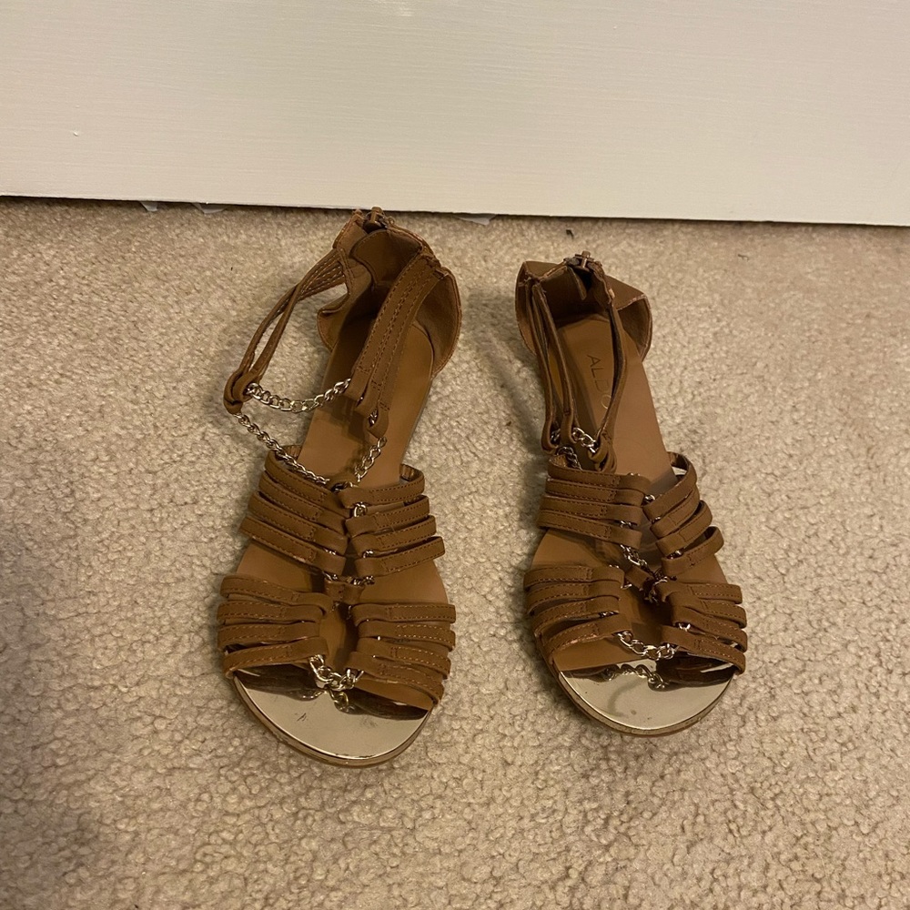 Crossover Sandal